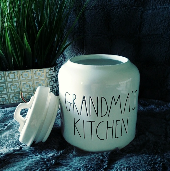 🆕LAST ONE!! Rae Dunn "GRANDMA'S KITCHEN" Jar🍪 - Picture 2 of 2
